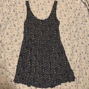 Pretty blue floral dress, size L